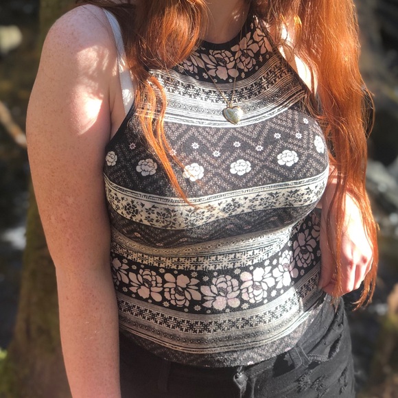 ✨SOLD✨American Eagle halter top - Picture 6 of 13